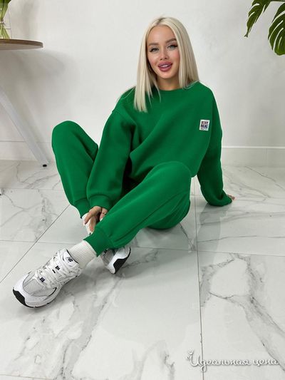 Спортивный костюм теплый ,цвет зеленый