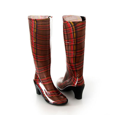 Сапоги Rezinovje sapogi, цвет цвет черный / красный / принт клетка