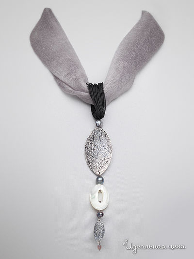 Колье Le Coffre, цвет серый