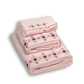 Комплект махровых полотенец из трех предметов хлопок светло-розовый