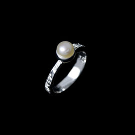 Кольцо с белым жемчугом Ainsi