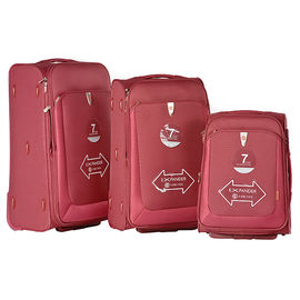 Набор чемоданов, красный