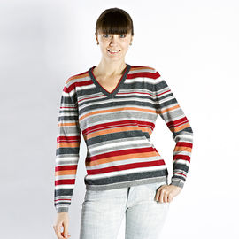 Пуловер женский, светло-серый