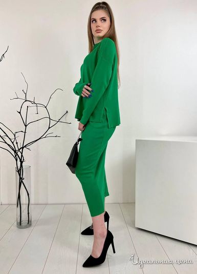 Трикотажный костюм с юбкой ,цвет зеленый